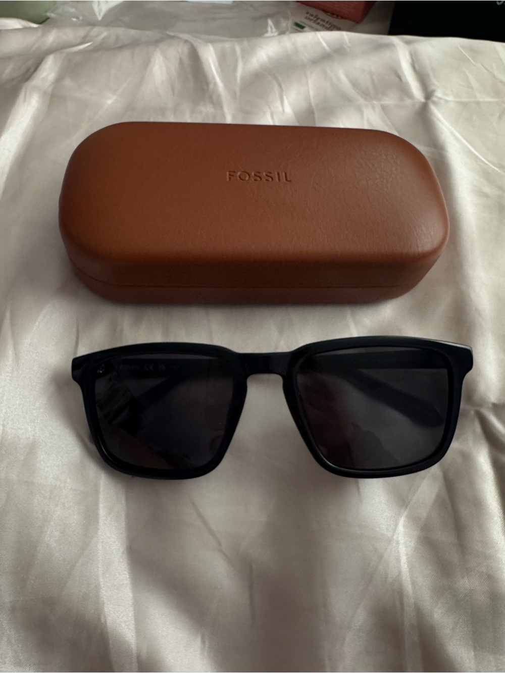 Fossil Black Square Sunglasses with Original Case & Cleaning Cloth